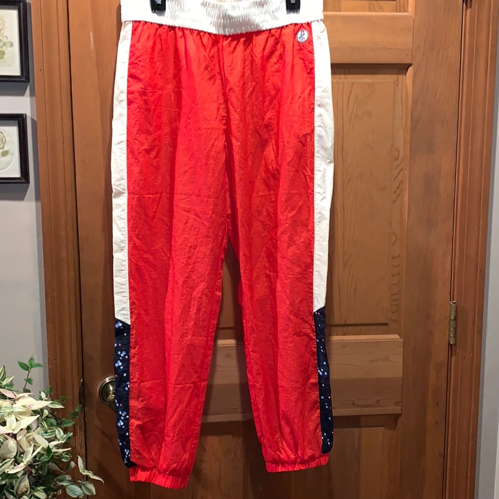 NWOT Juicy Couture Joggers Sz L, Red.